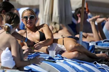 Kate Hudson / katehudson nude photo #0029