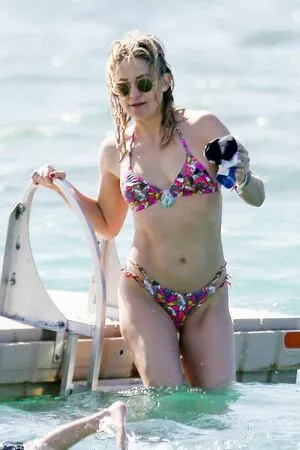 Kate Hudson / katehudson nude photo #0103