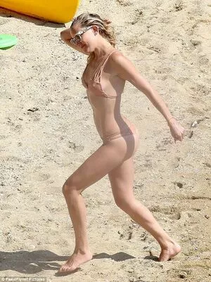 Kate Hudson / katehudson nude photo #0117