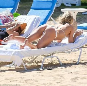 Kate Hudson / katehudson nude photo #0127