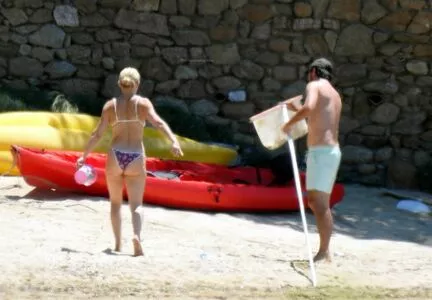 Kate Hudson / katehudson nude photo #0172