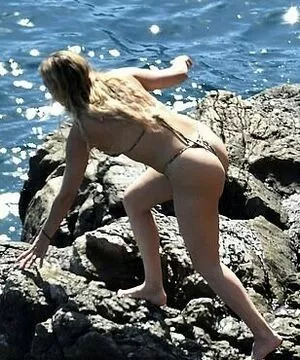 Kate Hudson / katehudson nude photo #0206