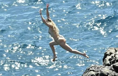 Kate Hudson / katehudson nude photo #0208