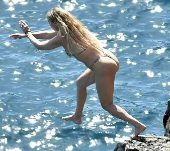 Kate Hudson / katehudson nude photo #0210