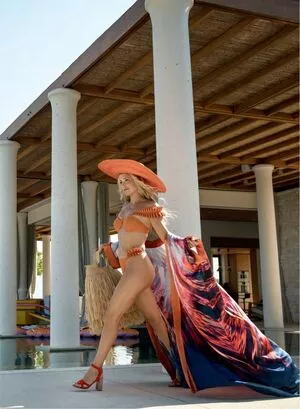 Kate Hudson / katehudson nude photo #0285