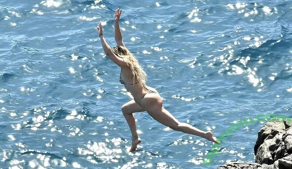 Kate Hudson nude photo #0208 (katehudson)