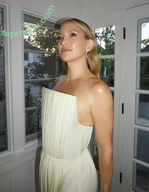 Kate Hudson / katehudson nude photo #1300
