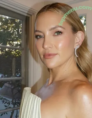Kate Hudson / katehudson nude photo #1303