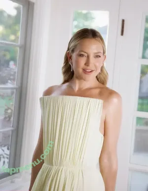 Kate Hudson / katehudson nude photo #1305