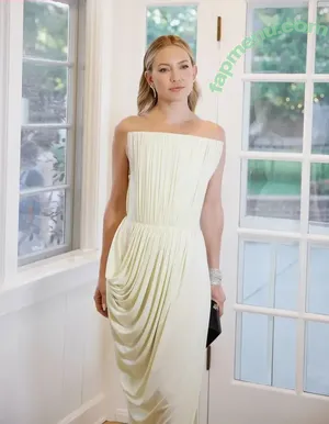 Kate Hudson / katehudson nude photo #1308