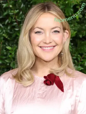 Kate Hudson / katehudson nude photo #1330