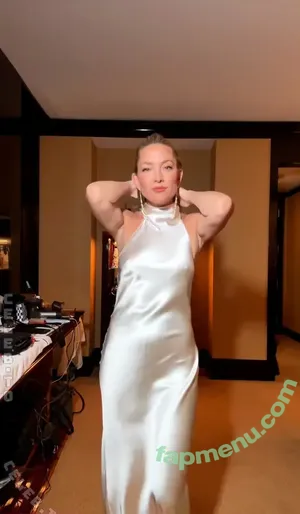 Kate Hudson / KateHudsan / katehudson nude photo #1498
