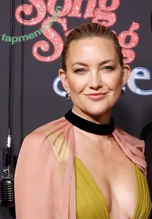 Kate Hudson / KateHudsan / katehudson nude photo #1526
