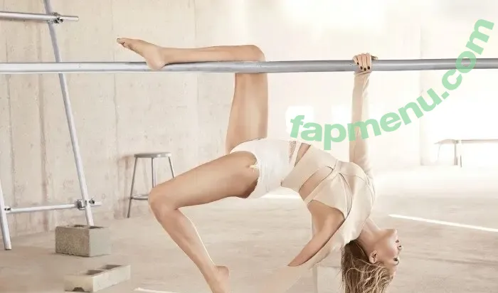 Kate Hudson nude photo #1112 (katehudson)