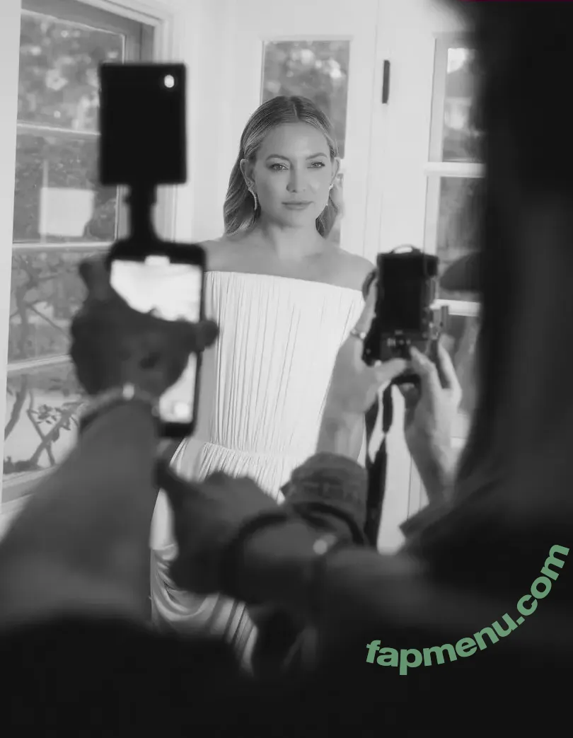 Kate Hudson nude photo #1306 (katehudson)