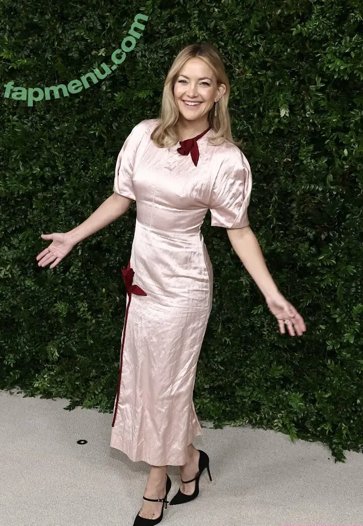 Kate Hudson nude photo #1323 (katehudson)