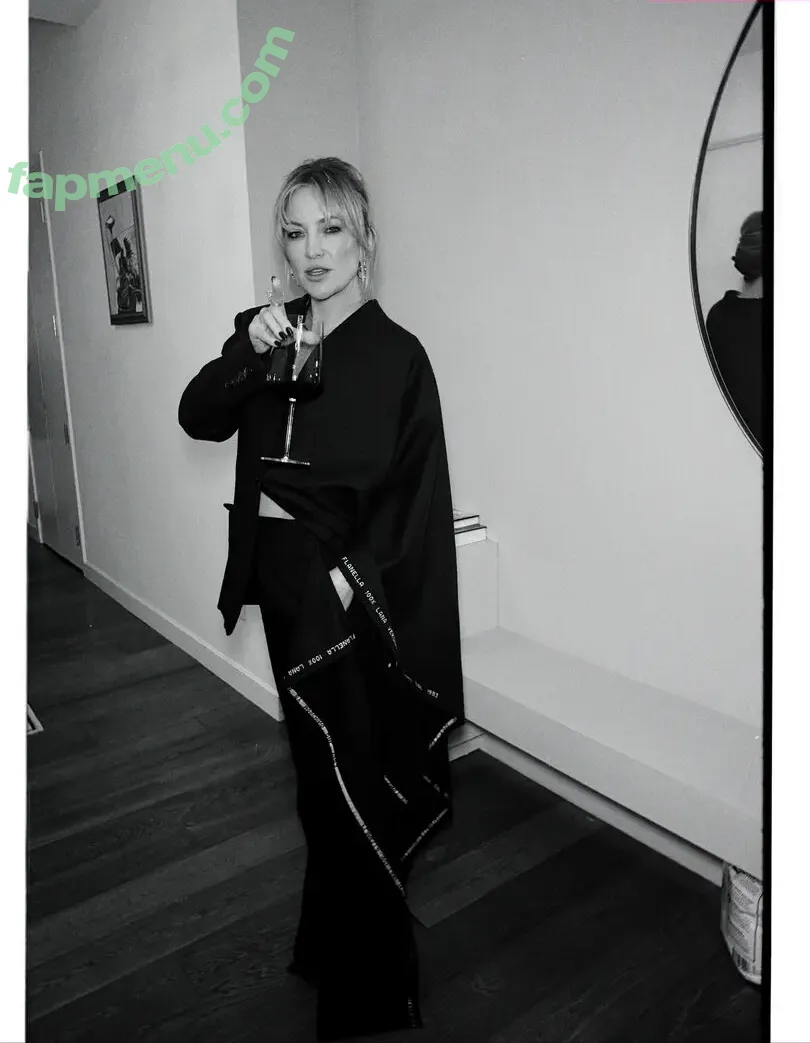 Kate Hudson nude photo #1350 (katehudson)