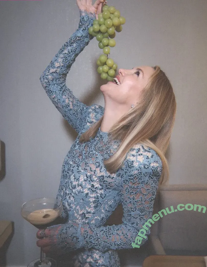 Kate Hudson nude photo #1439 (katehudson)