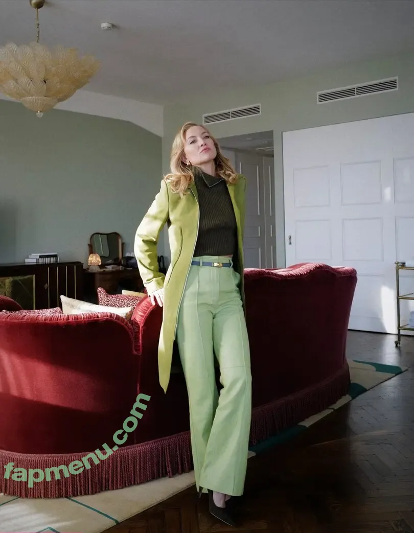 Kate Hudson nude photo #1460 (katehudson)