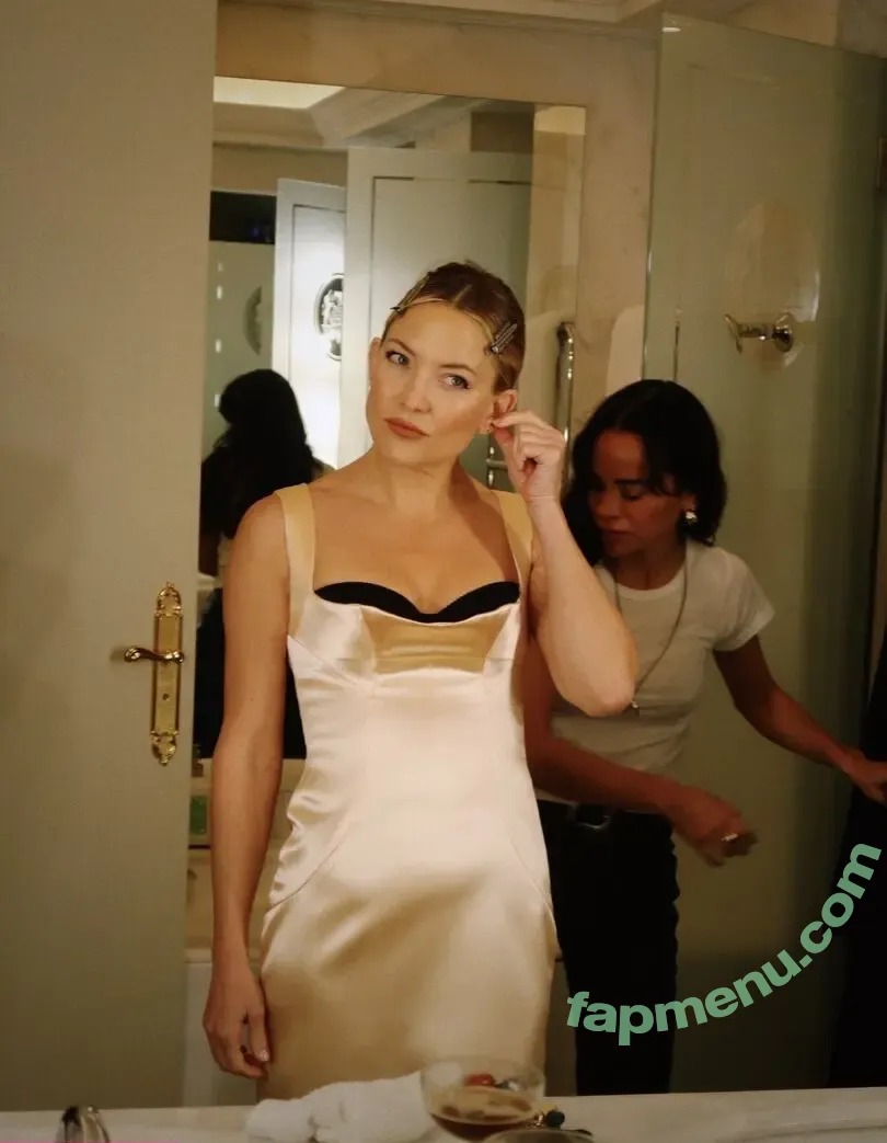 Kate Hudson nude photo #1465 (katehudson)