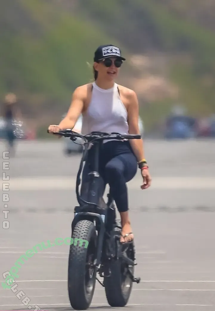 Kate Hudson nude photo #1490 (KateHudsan / katehudson)