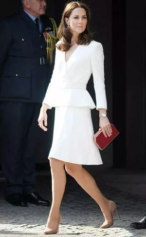 Kate Middleton / Catherine / Catherine Elizabeth / PrincessWales / princeandprincessofwales nude photo #0105
