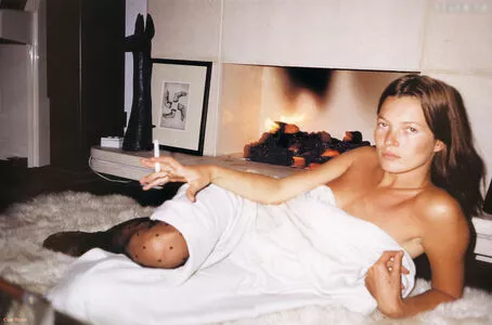 Kate Moss / kateamoss / katemoss / katemossagency nude photo #0386