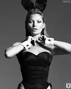 Kate Moss / kateamoss / katemoss / katemossagency nude photo #0404