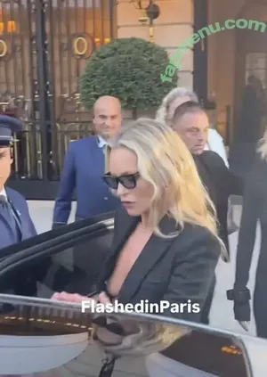 Kate Moss / kateamoss / katemossagency nude photo #0677