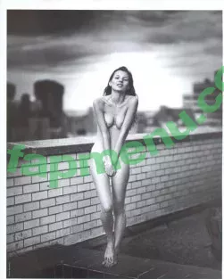 Kate Moss nude photo #0051 (kateamoss / katemoss / katemossagency)