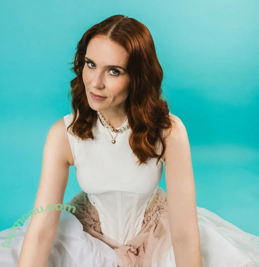 Kate Nash nude photo #0001 (British Singer / katenash / katenyash87)