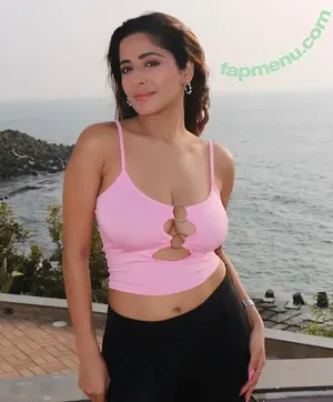 Kate Sharma / katesharma nude photo #0034