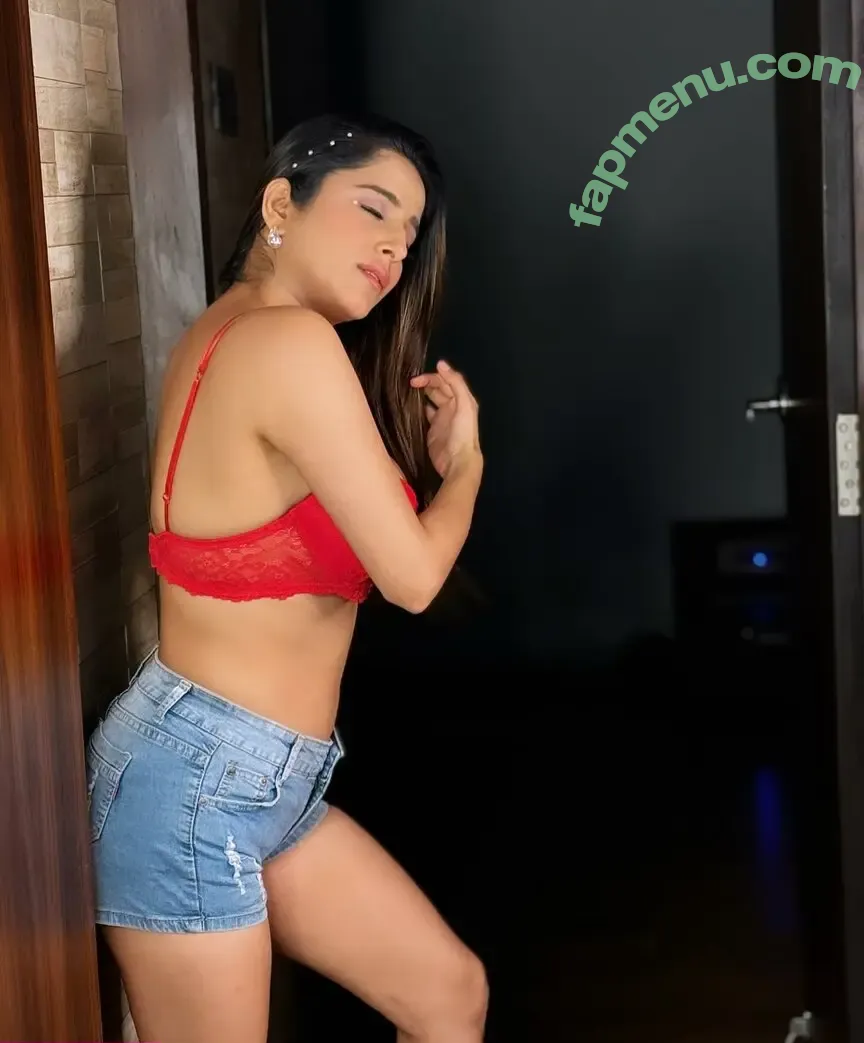 Kate Sharma nude photo #0358 (katesharma)