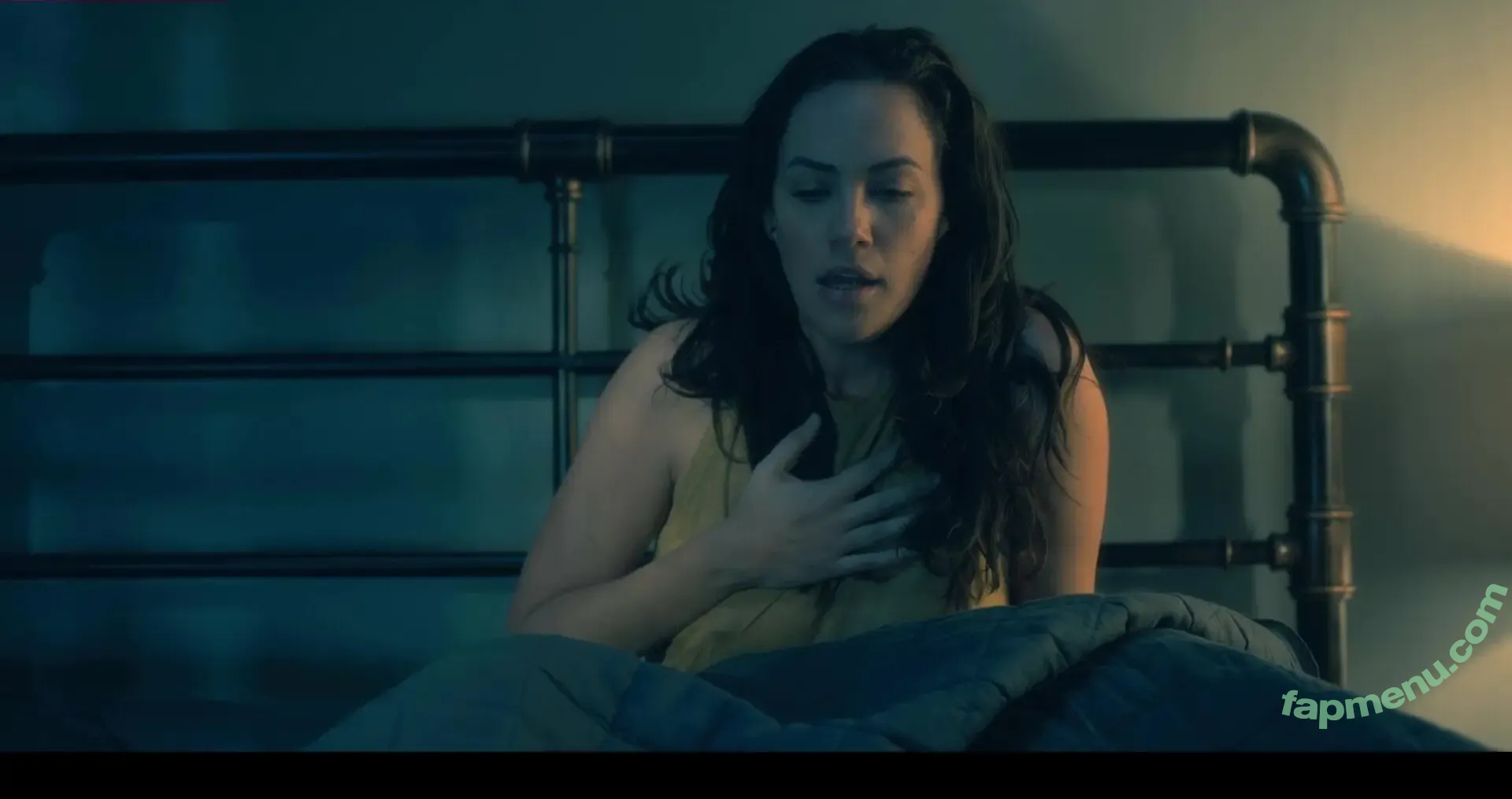 Kate Siegel nude photo #0002 (Kate Siegel)