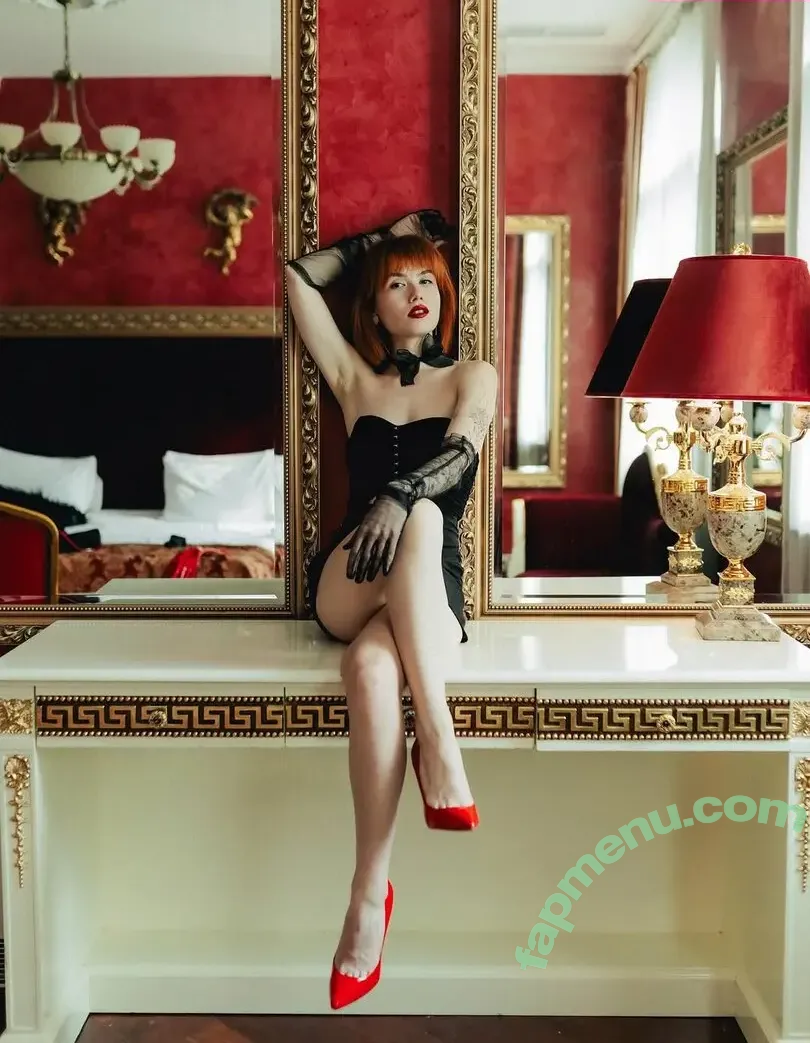 kate_stavinska nude photo #0008 (katestavinska)