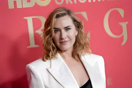 Kate Winslet / kate.winsletoffical / winsletlately nude photo #0190