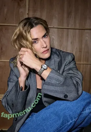 Kate Winslet / KateElizabethWinslet.us / kate.winslet.official / winsletlately nude photo #0426