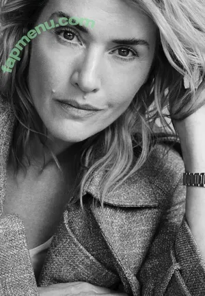 Kate Winslet / KateElizabethWinslet.us / kate.winslet.official / winsletlately nude photo #0429