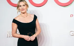 Kate Winslet / KateElizabethWinslet.us / kate.winslet.official / winsletlately nude photo #0462