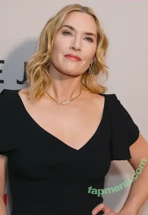 Kate Winslet / KateElizabethWinslet.us / kate.winslet.official / winsletlately nude photo #0516