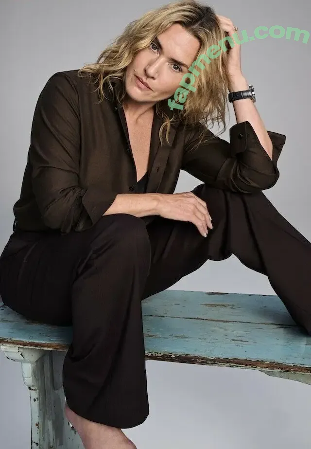 Kate Winslet nude photo #0428 (KateElizabethWinslet.us / kate.winslet.official / winsletlately)