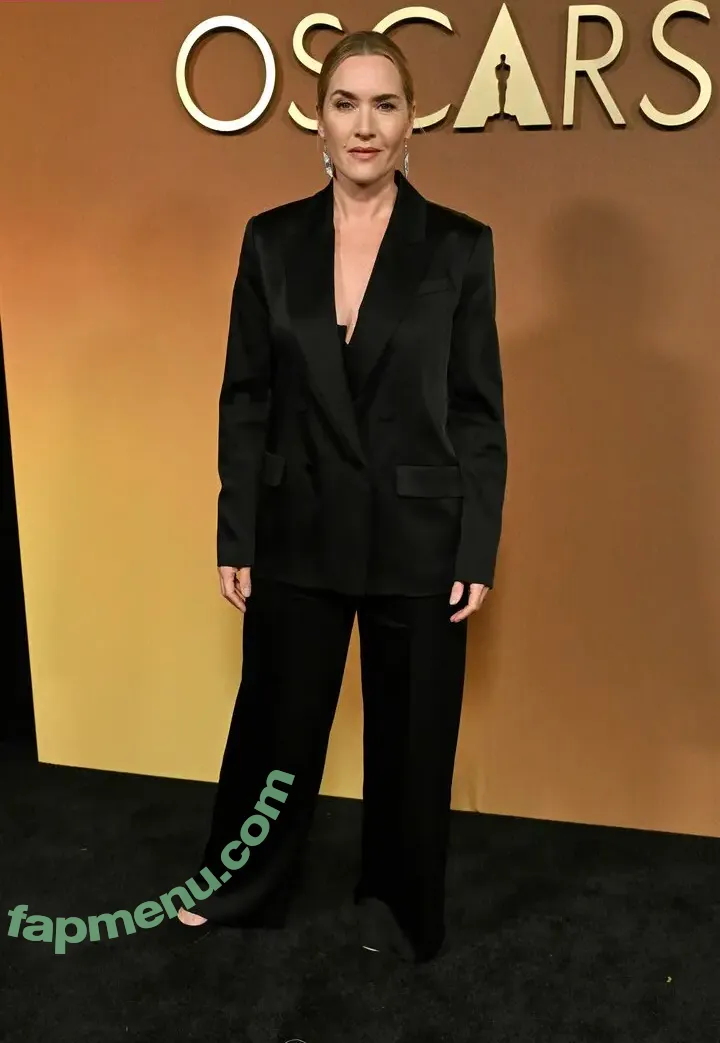 Kate Winslet nude photo #0431 (KateElizabethWinslet.us / kate.winslet.official / winsletlately)