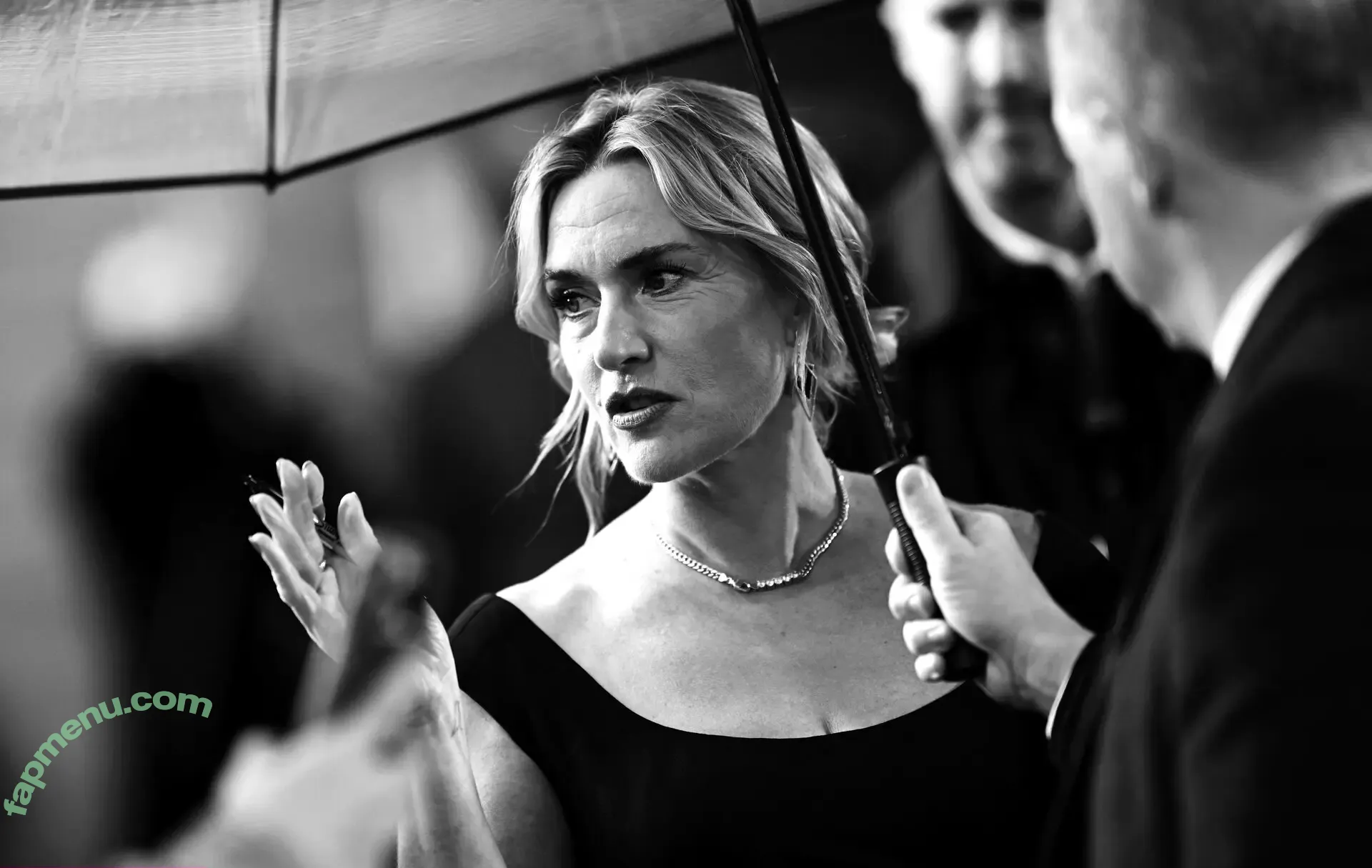 Kate Winslet nude photo #0459 (KateElizabethWinslet.us / kate.winslet.official / winsletlately)