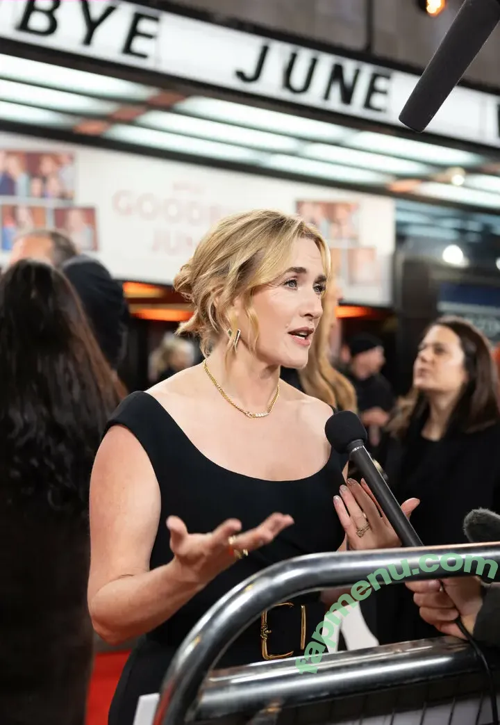 Kate Winslet nude photo #0471 (KateElizabethWinslet.us / kate.winslet.official / winsletlately)