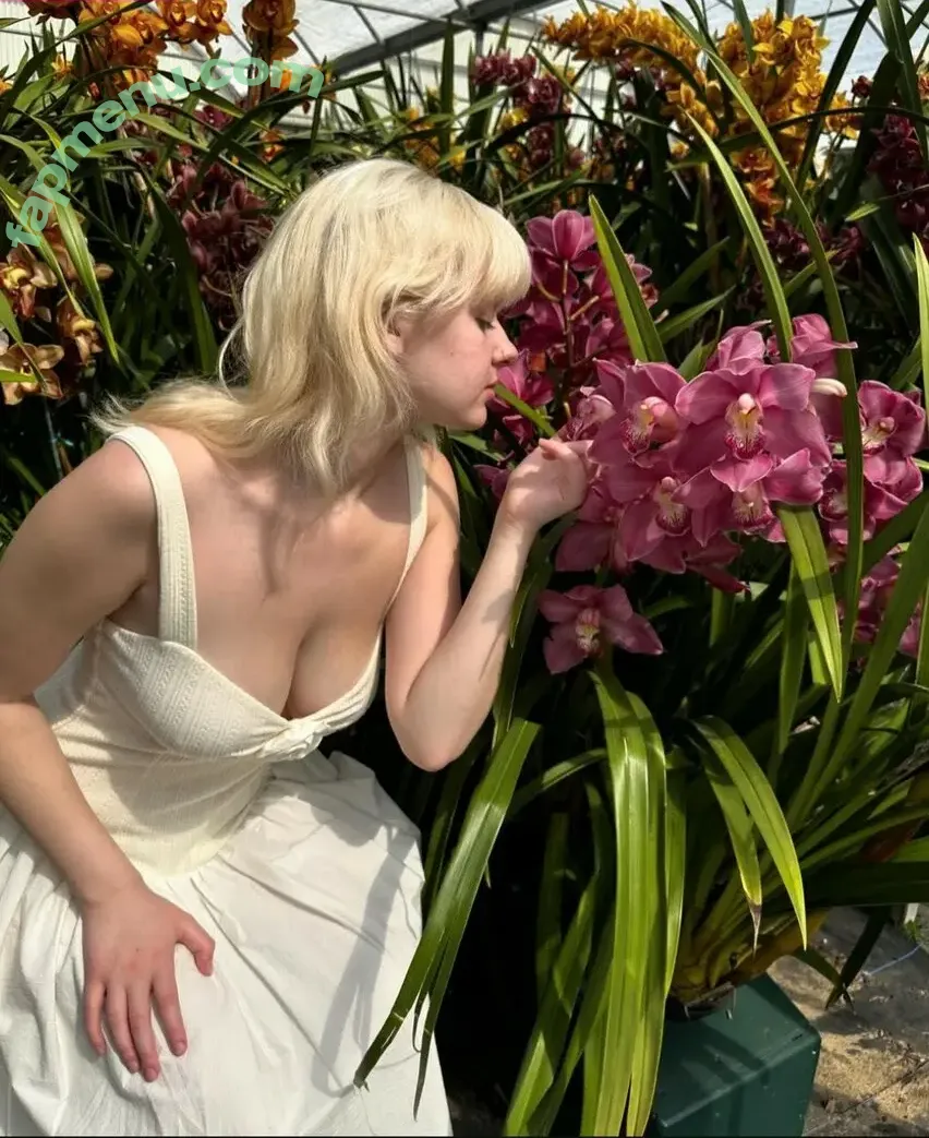 Kate Woodhall nude photo #0004 (katewoodhall_)