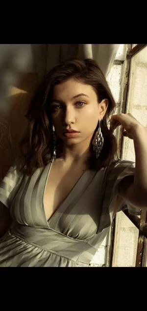 Katelyn Nacon / katelynnacon nude photo #0039