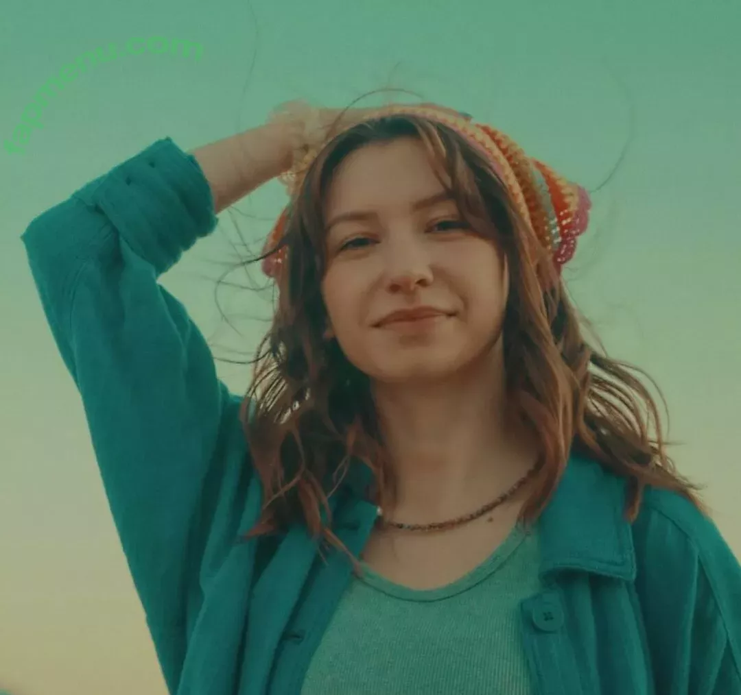 Katelyn Nacon nude photo #0080 (katelynnacon)