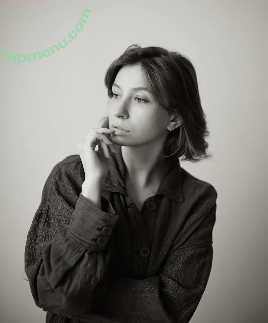 Katelyn Nacon nude photo #0126 (katelynnacon)