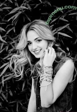 Katelyn Tarver / katelyntarver nude photo #0004