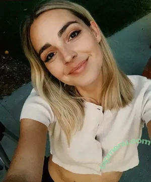 Katelyn Tarver / katelyntarver nude photo #0058